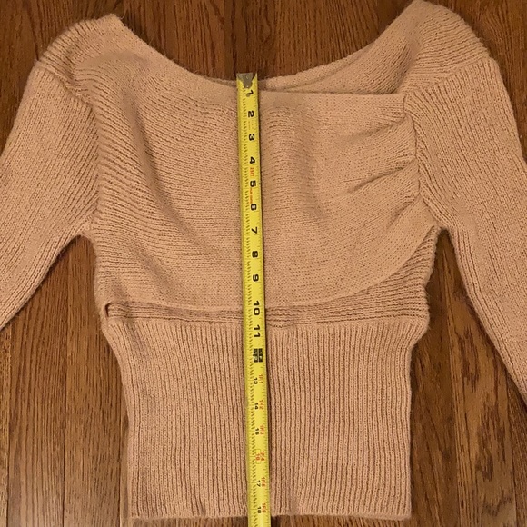 Off-the-Shoulder Sweater - Picture 5 of 6